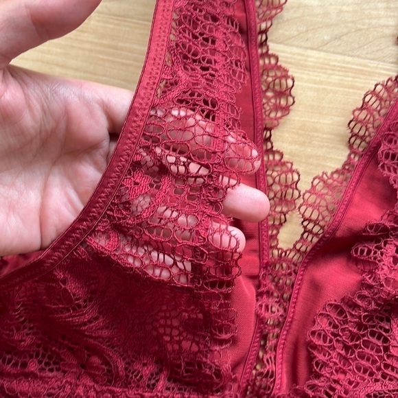 Three Bird Nest Red Floral Lace V-Neck Bralette - Picture 6 of 7